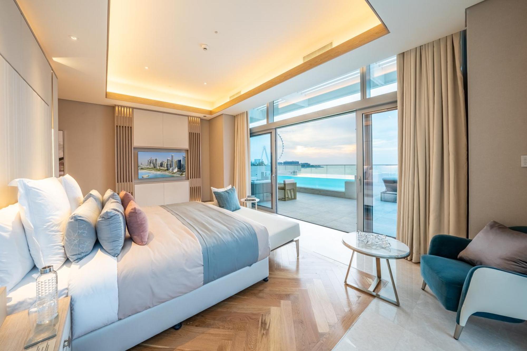 Hotel Five Luxe Dubai Exterior foto A bedroom at the hotel
