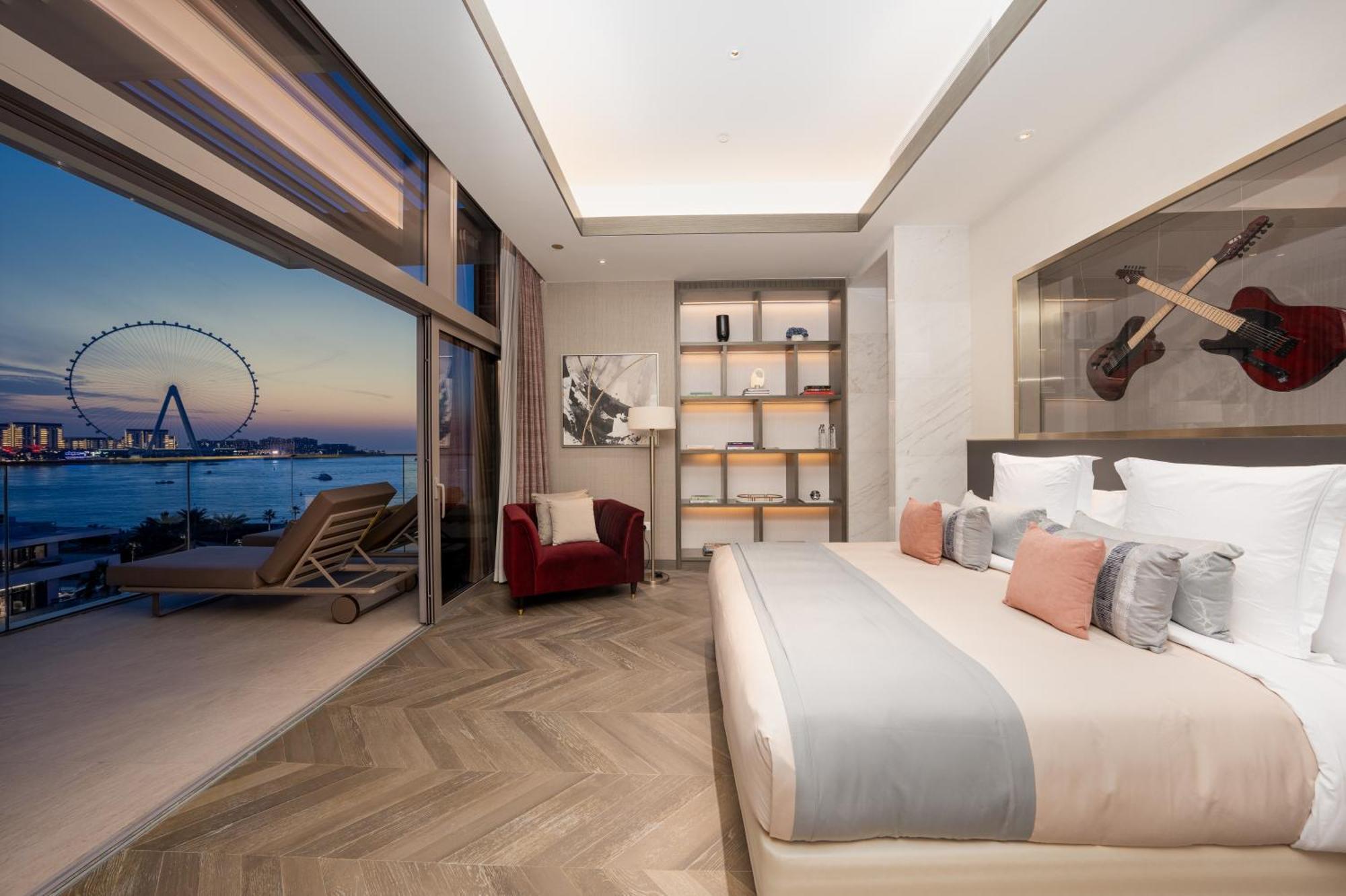 Hotel Five Luxe Dubai Exterior foto A bedroom at the hotel