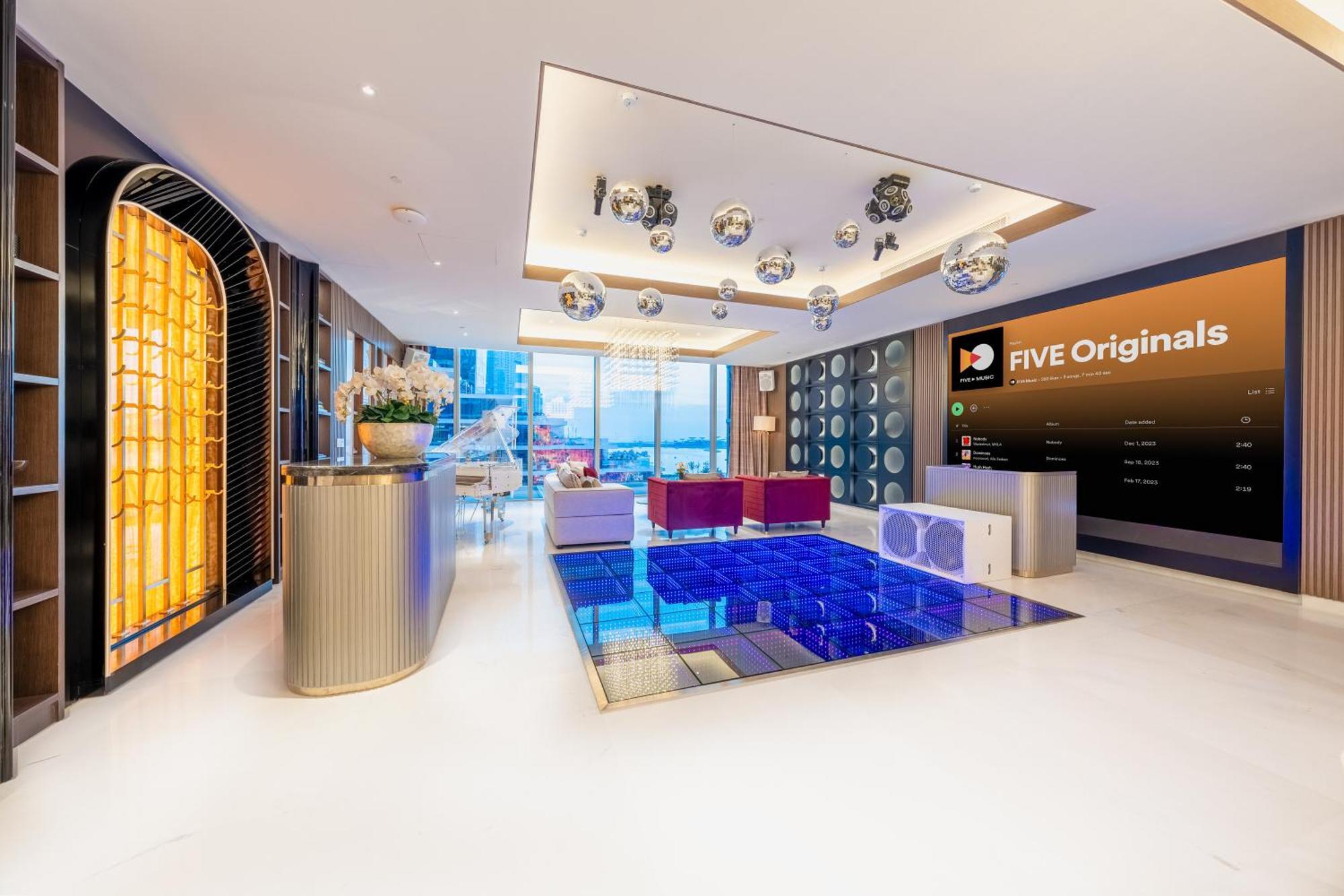 Hotel Five Luxe Dubai Exterior foto The FIVB Headquarters in Lausanne