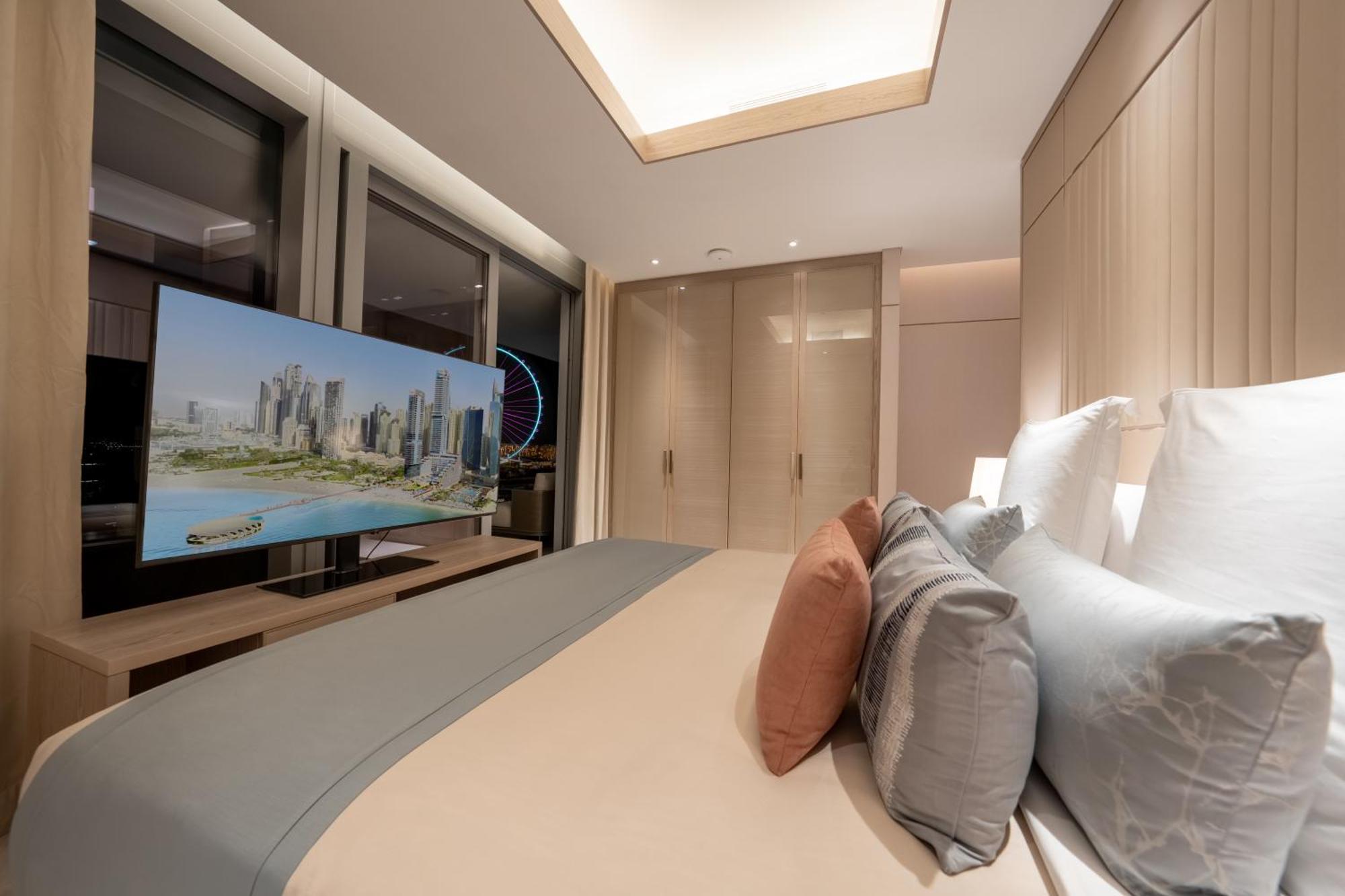 Hotel Five Luxe Dubai Exterior foto A bedroom in the Ritz-Carlton, DIFC