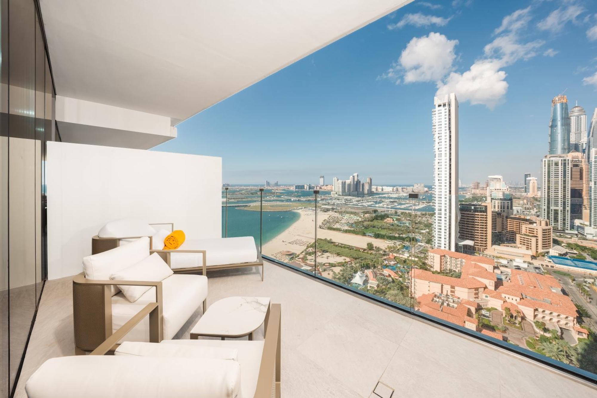 Hotel Five Luxe Dubai Exterior foto View from the balcony of a typical apartment